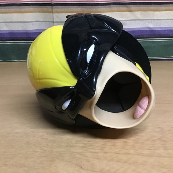 Deadpool and Wolverine Popcorn Bucket AMC Exclusive - Designed By Deadpool - Picture 1 of 7
